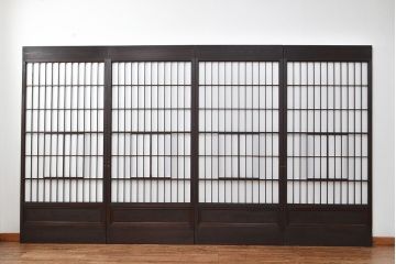 上手物の障子戸4枚をリペア&カスタム!設置場所に合わせてリサイズ。ガラスはクリアガラスへ入れ替え。障子はプラスチック障子に張り替え。濃い茶色で着色し仕上げ。(引き戸、建具)