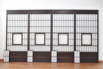 上手物の障子戸4枚をリペア&カスタム!設置場所に合わせてリサイズ。ガラスはクリアガラスへ入れ替え。障子はプラスチック障子に張り替え。濃い茶色で着色し仕上げ。(引き戸、建具)