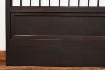 上手物の障子戸4枚をリペア&カスタム!設置場所に合わせてリサイズ。ガラスはクリアガラスへ入れ替え。障子はプラスチック障子に張り替え。濃い茶色で着色し仕上げ。(引き戸、建具)
