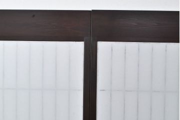上手物の障子戸4枚をリペア&カスタム!設置場所に合わせてリサイズ。ガラスはクリアガラスへ入れ替え。障子はプラスチック障子に張り替え。濃い茶色で着色し仕上げ。(引き戸、建具)