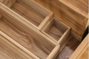 明治期の重ね箪笥の見た目を変えずに綺麗にリペア!ストリップド(剥離)加工済み商品の可動部の調整を行い、ワックス仕上げ。(時代箪笥、収納箪笥、桐箪笥、桐たんす)