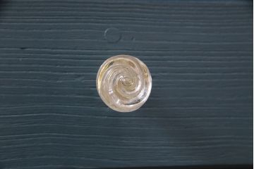 昭和中期の衣装箪笥をリペア&カスタム!天板、鉄脚を取り付け。ネイビーでペイント仕上げ。(リビングボード、チェスト、引き出し)