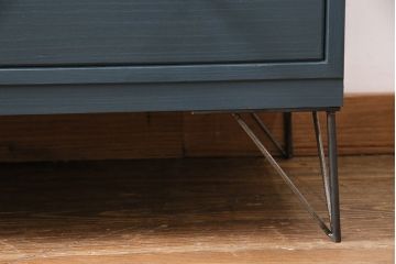 昭和中期の衣装箪笥をリペア&カスタム!天板、鉄脚を取り付け。ネイビーでペイント仕上げ。(リビングボード、チェスト、引き出し)