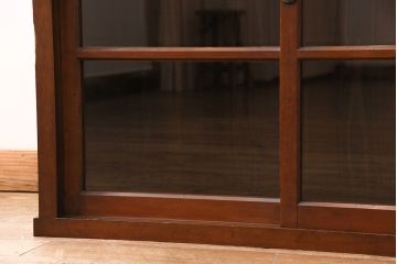 戸棚をリペア&カスタム!可動部の調整を行い、ガラスをクリアガラスへ入れ替え。(収納棚、キャビネット、サイドボード)