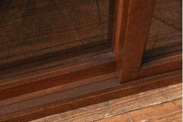 戸棚をリペア&カスタム!可動部の調整を行い、ガラスをクリアガラスへ入れ替え。(収納棚、キャビネット、サイドボード)