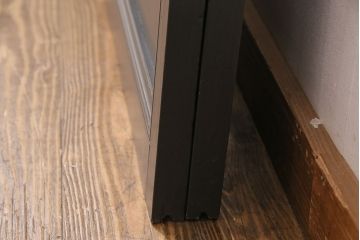 昭和中期のガラス戸2枚をリペア&カスタム!高品質リペア済み商品を設置場所に合わせてリサイズ。(引き戸、建具)