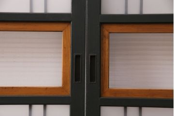 昭和中期のガラス戸2枚をリペア&カスタム!高品質リペア済み商品を設置場所に合わせてリサイズ。(引き戸、建具)