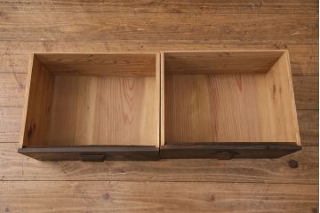 アンティークの収納棚をリペア&カスタム!可動部の調整を行い、傷んだ木部の交換。濃い茶色で着色し仕上げ。(戸棚、キャビネット、食器棚、サイドボード)