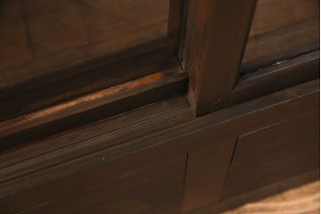 アンティークの収納棚をリペア&カスタム!可動部の調整を行い、傷んだ木部の交換。濃い茶色で着色し仕上げ。(戸棚、キャビネット、食器棚、サイドボード)