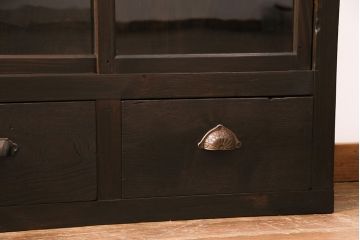 アンティークの収納棚をリペア&カスタム!可動部の調整を行い、傷んだ木部の交換。濃い茶色で着色し仕上げ。(戸棚、キャビネット、食器棚、サイドボード)