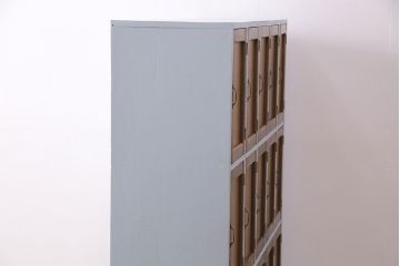 昭和初期のロッカーをリペア&カスタム!台輪の補修。本体は水色にペイント仕上げ。(収納棚、戸棚、キャビネット、下駄箱)