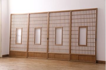 縦額入り障子戸4枚をリペア&カスタム!クリアガラスへ入れ替え。引き手を取り付け。現状に近しい色味に着色し仕上げ。(引き戸、建具)