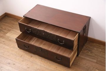 明治大正期の仙台箪笥ローボードの見た目を変えずに綺麗にリペア!鍵の交換。底板の張り替え。(ローチェスト、時代箪笥、引き出し)