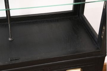 ビンテージのケビントをリペア&カスタム!天板をガラスに変更。アジャスター金具を取り付け。カシュー塗装で仕上げ。(デンタルケース、デンタルキャビネット、収納棚、ガラスケース、ショーケース、キャビネット)