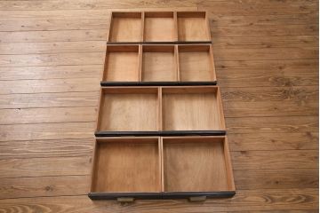 ビンテージのケビントをリペア&カスタム!天板をガラスに変更。アジャスター金具を取り付け。カシュー塗装で仕上げ。(デンタルケース、デンタルキャビネット、収納棚、ガラスケース、ショーケース、キャビネット)