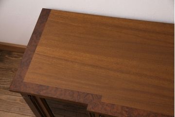 ドレクセルヘリテイジのテレビボードをリペア&カスタム!可動部の調整を行い、背面穴開け加工。(ローボード、収納棚、キャビネット)