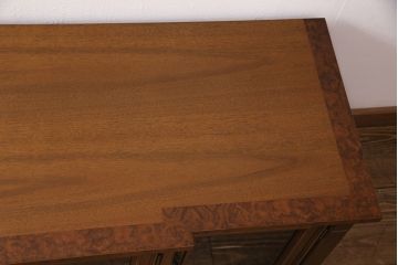 ドレクセルヘリテイジのテレビボードをリペア&カスタム!可動部の調整を行い、背面穴開け加工。(ローボード、収納棚、キャビネット)