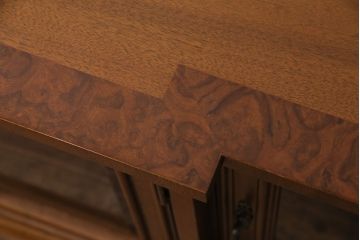 ドレクセルヘリテイジのテレビボードをリペア&カスタム!可動部の調整を行い、背面穴開け加工。(ローボード、収納棚、キャビネット)