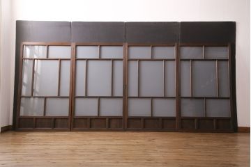 昭和初期のガラス戸4枚をリペア&カスタム!設置場所に合わせてリサイズ。ガラスをすりガラスへ入れ替え。鍵を取り外し、埋め木加工。同時購入品と色味を合わせて着色し仕上げ。(引き戸、建具)