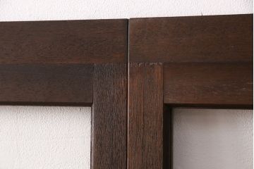 昭和中期のガラス戸3枚をリペア&カスタム!設置場所に合わせてリサイズ。欠損した引き手を取り付け。外部用塗装で仕上げ。(引き戸、建具)