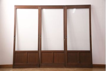 昭和中期のガラス戸3枚をリペア&カスタム!設置場所に合わせてリサイズ。欠損した引き手を取り付け。外部用塗装で仕上げ。(引き戸、建具)