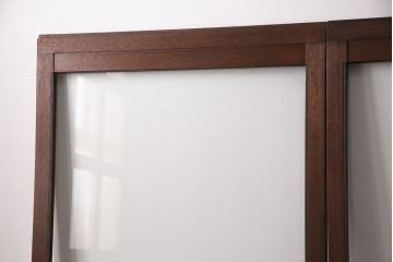 昭和中期のガラス戸3枚をリペア&カスタム!設置場所に合わせてリサイズ。欠損した引き手を取り付け。外部用塗装で仕上げ。(引き戸、建具)