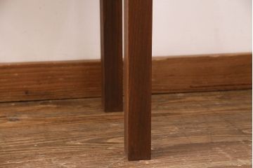 大正昭和初期の関西火鉢をリペア&カスタム!栗材の内箱とガラス天板を製作し、ショーケースとしても使用できるようにリメイク。ブナ材の脚の取り付け。(火鉢)