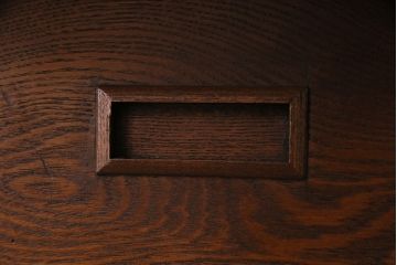 大正昭和初期の関西火鉢をリペア&カスタム!栗材の内箱とガラス天板を製作し、ショーケースとしても使用できるようにリメイク。ブナ材の脚の取り付け。(火鉢)