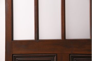 昭和初期の木製ドアをリペア&カスタム!設置場所に合わせてリサイズ。すりガラスへ入れ替え。濃い茶色で着色し仕上げ。(ガラスドア、建具、木製扉)