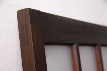 昭和初期の木製ドアをリペア&カスタム!設置場所に合わせてリサイズ。すりガラスへ入れ替え。濃い茶色で着色し仕上げ。(ガラスドア、建具、木製扉)