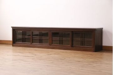 大正期のローボードをリペア&カスタム!建具の金網をクリアガラスへ差し替え。天板、可動式の棚板を取り付け。新材のみ着色し仕上げ。(収納棚、テレビ台)