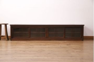 大正期のローボードをリペア&カスタム!建具の金網をクリアガラスへ差し替え。天板、可動式の棚板を取り付け。新材のみ着色し仕上げ。(収納棚、テレビ台)