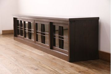 大正期のローボードをリペア&カスタム!建具の金網をクリアガラスへ差し替え。天板、可動式の棚板を取り付け。新材のみ着色し仕上げ。(収納棚、テレビ台)