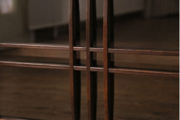 大正期のローボードをリペア&カスタム!建具の金網をクリアガラスへ差し替え。天板、可動式の棚板を取り付け。新材のみ着色し仕上げ。(収納棚、テレビ台)