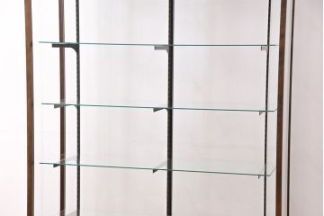 イギリスの大型ガラスケースをリペア&カスタム!可動部の調整を行い、ガラス棚板を2枚追加。(ショーケース、陳列棚)