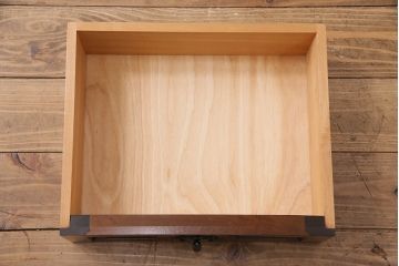 松本民芸家具のA型時計台にリペア&カスタム!キャビネットとしても使用できるように時計部分と付け替え可能な丸板を製作。転倒防止金具の取り付け。(収納棚、キャビネット)