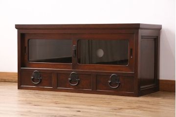 昭和初期のテレビ台をリペア&カスタム!鉄脚を取り付け。背面穴開け加工。建具はクリアガラスに入れ替え。(ローボード、収納棚)