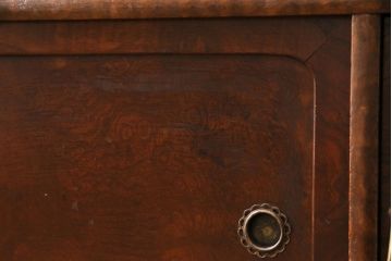 昭和中期の茶棚の見た目を変えずに綺麗にリペア!可動部の調整。現状に近しい色味に着色し、ウレタン塗膜、ワックス仕上げ。(しゅうのうだな、とだな、茶箪笥)
