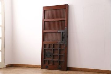 明治期の蔵戸をリペア&カスタム!設置場所に合わせてリサイズ。金具は黒色に着色。(玄関戸、引き戸、建具)