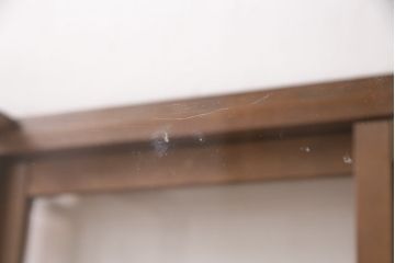 昭和中期のガラスケースの見た目を変えずに綺麗にリペア!傷んだ木部の交換。破損したガラスの入れ替え。明るい茶色で着色し仕上げ。(ショーケース、陳列棚)