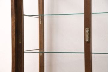 昭和中期のガラスケースの見た目を変えずに綺麗にリペア!傷んだ木部の交換。破損したガラスの入れ替え。明るい茶色で着色し仕上げ。(ショーケース、陳列棚)