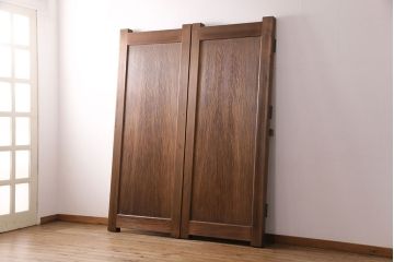 大正昭和初期の門扉一対をリペア&カスタム!耐荷重蝶番を取り付け。剥離後、明るい茶色に着色し、仕上げ。(木製ドア、建具)