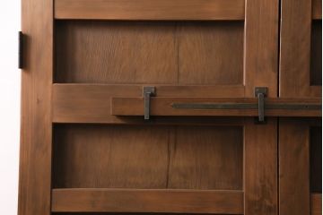大正昭和初期の門扉一対をリペア&カスタム!耐荷重蝶番を取り付け。剥離後、明るい茶色に着色し、仕上げ。(木製ドア、建具)