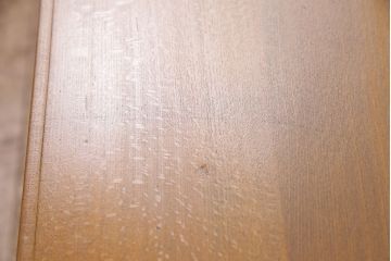 昭和中期の長テーブルの見た目を変えずに綺麗にリペア!クリーニングを行い、天板ウレタン仕上げ。(ローテーブル、作業台)