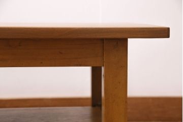 昭和中期の長テーブルの見た目を変えずに綺麗にリペア!クリーニングを行い、天板ウレタン仕上げ。(ローテーブル、作業台)