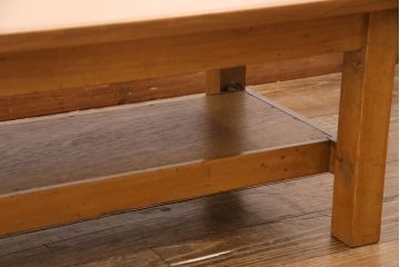 昭和中期の長テーブルの見た目を変えずに綺麗にリペア!クリーニングを行い、天板ウレタン仕上げ。(ローテーブル、作業台)
