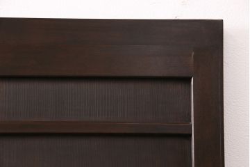 大正昭和初期の板戸2枚をリペア&カスタム!それぞれ設置場所に合わせてリサイズ。当店商品を参考に着色し仕上げ。(引き戸、建具)