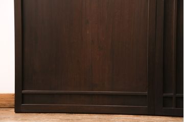 大正昭和初期の板戸2枚をリペア&カスタム!それぞれ設置場所に合わせてリサイズ。当店商品を参考に着色し仕上げ。(引き戸、建具)
