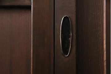 大正昭和初期の板戸2枚をリペア&カスタム!それぞれ設置場所に合わせてリサイズ。当店商品を参考に着色し仕上げ。(引き戸、建具)