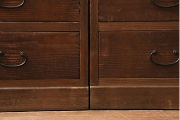 ローボードをリペア&カスタム!旋盤の張り替え・補強。黒に塗装した引き手を取り付け。天板と傷のみ着色し仕上げ。(リビングボード、サイドボード、引き出し)